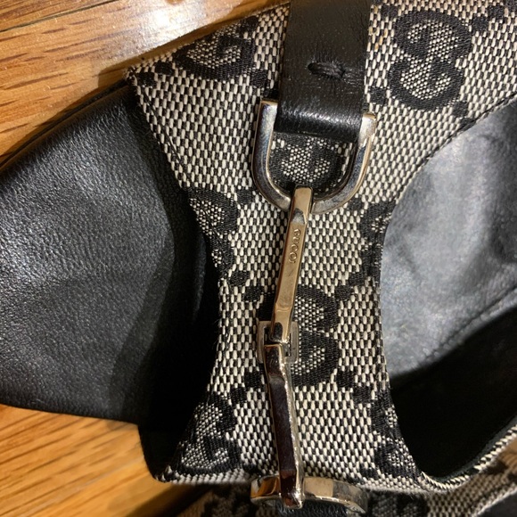 Shoes - Picture 5 of 6